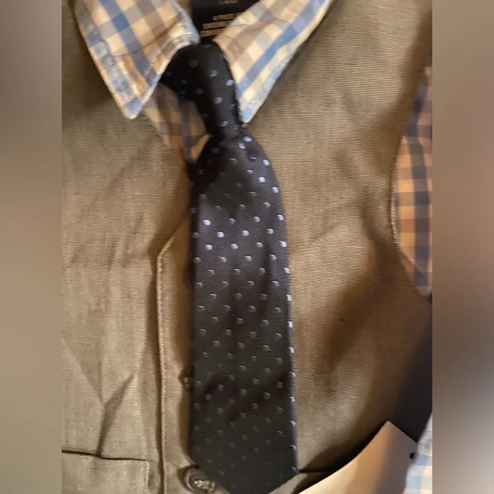 NWT Nautica Boy’s 4 piece suit, size 18 mos